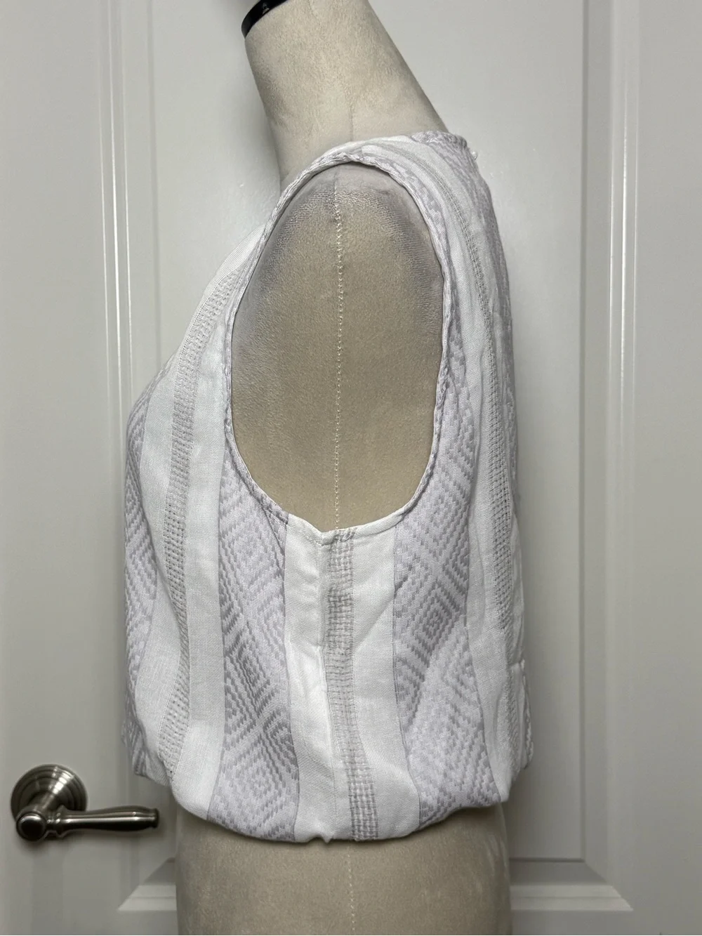 Splendid White and Light Gray / Lilac Striped Sleeveless Crop NWT